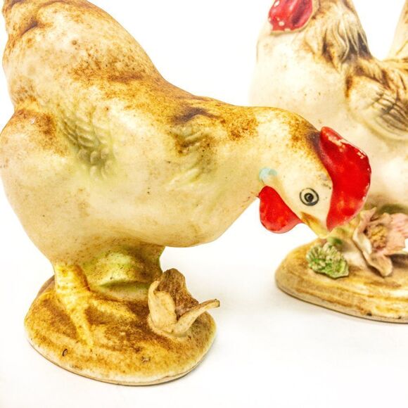 Vintage Pair Enesco Rooster & Hen Porcelain Figurines - Picture 4 of 8